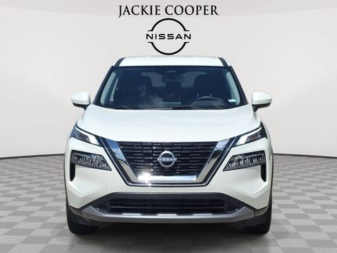 Used 2023 Nissan Rogue SV FWD image 2