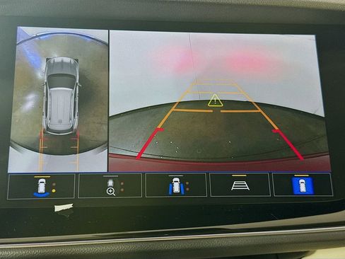 Used 2022 Buick Envision Avenir w/ Technology Package II image 17