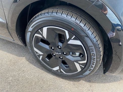 Used 2023 Kia Niro Wind FWD image 29