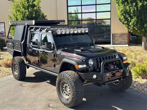 Used 2023 Jeep Gladiator Rubicon w/ Cold Weather Group AWD/4WD image 4