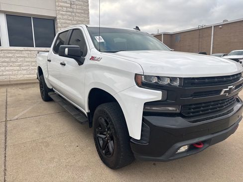 Used 2020 Chevrolet Silverado 1500 LT Trail Boss image 3