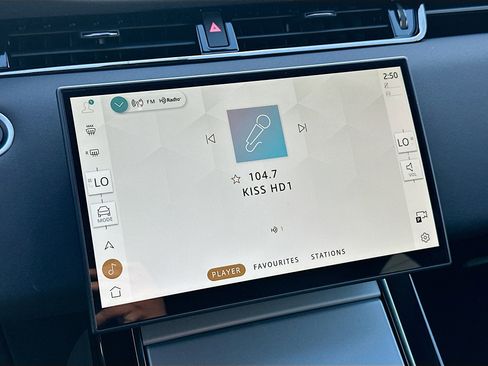 Used 2025 Land Rover Range Rover Evoque S image 19