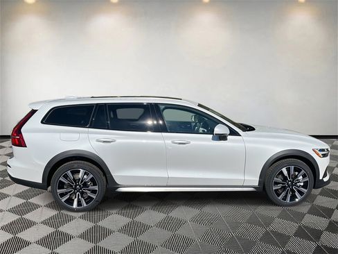 New 2026 Volvo V60 B5 Cross Country Ultra w/ Climate Package image 2