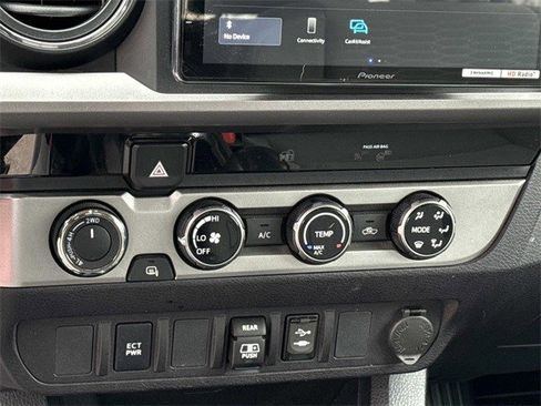 Used 2018 Toyota Tacoma SR5 image 21