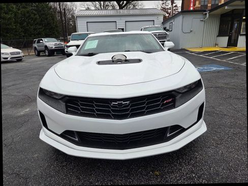 Used 2022 Chevrolet Camaro LT w/ RS Package RWD image 8