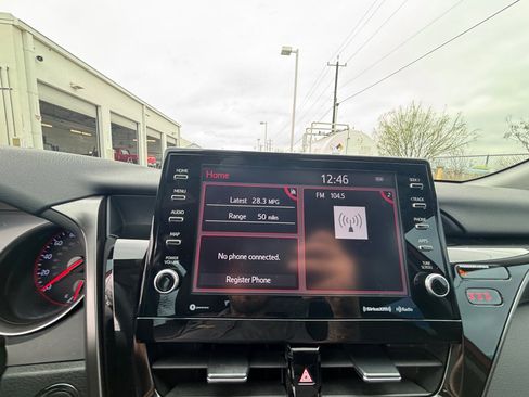 Used 2022 Toyota Camry XSE image 9