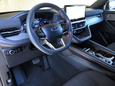Used 2025 Ford Explorer ST-Line w/ Premium Package image 13