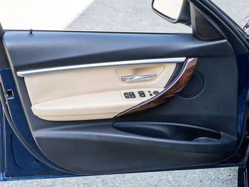 Used 2018 BMW 330i xDrive Sedan w/ Convenience Package AWD/4WD image 12