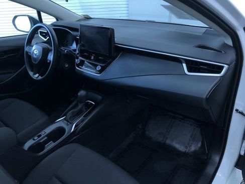 Used 2025 Toyota Corolla LE image 24