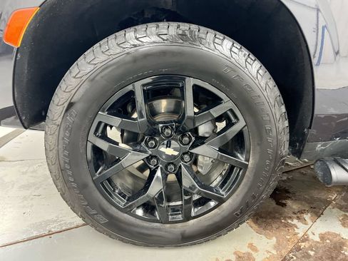 Used 2022 Chevrolet Tahoe Z71 w/ Luxury Package AWD/4WD image 29