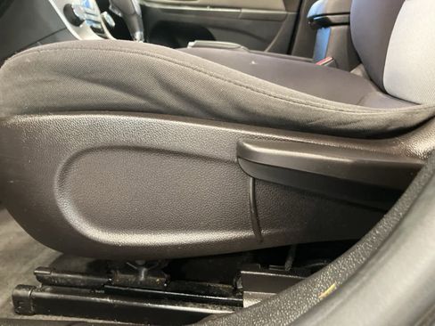 Used 2015 Chevrolet Cruze LS image 11