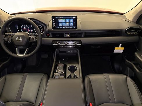 Used 2025 Honda Pilot EX-L image 12
