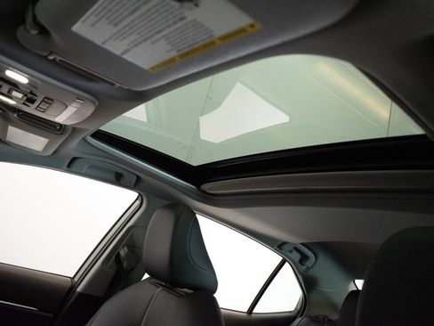 Used 2023 Toyota Camry SE w/ Cold Weather Package FWD image 21