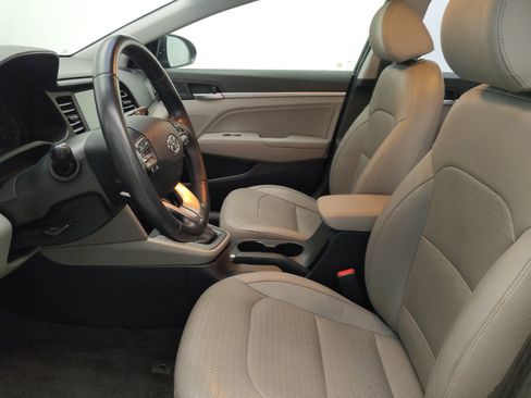 Used 2019 Hyundai Elantra Limited FWD image 17