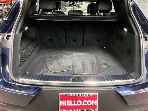 Used 2024 Porsche Cayenne image 40