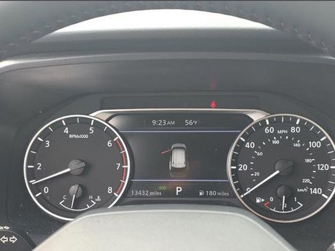 Used 2025 Nissan Rogue SV image 6