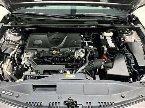 Used 2024 Toyota Camry SE image 31