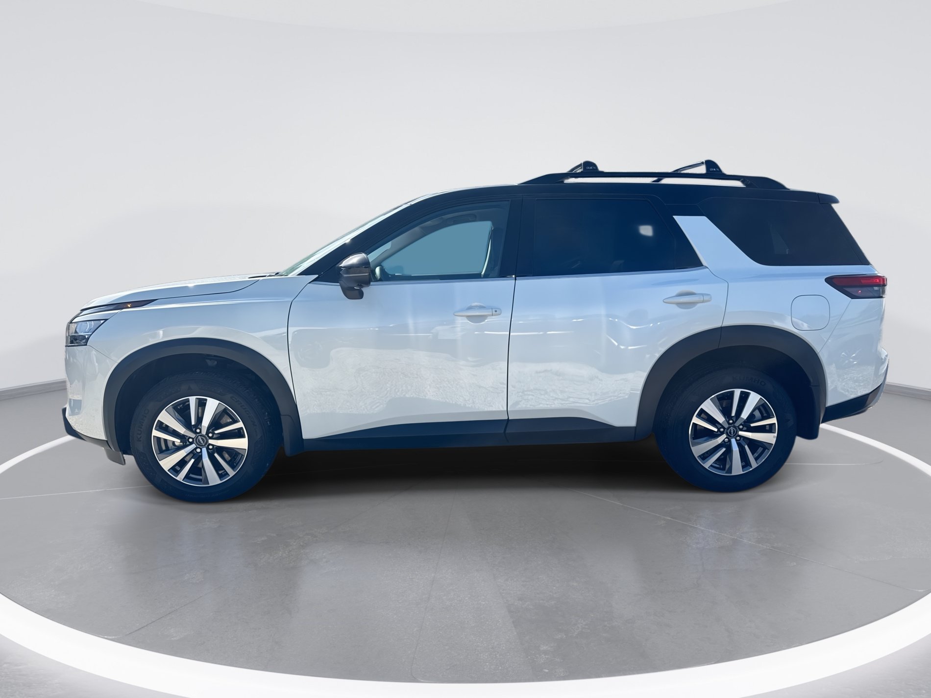 Certified 2024 Nissan Pathfinder SL FWD image 7