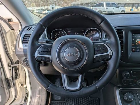 Used 2020 Jeep Compass Latitude w/ Popular Equipment Group AWD/4WD image 9