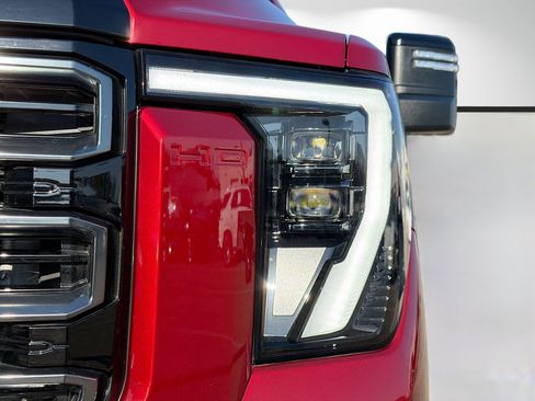 Used 2024 GMC Sierra 2500 AT4 w/ AT4 Premium Plus Package image 9