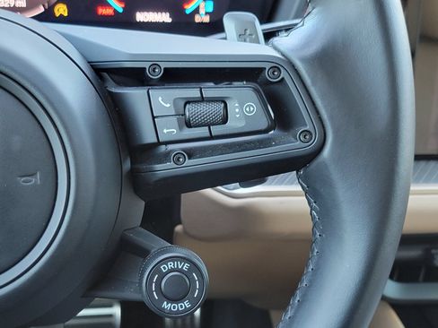 Certified 2024 Porsche Cayenne S AWD/4WD image 14