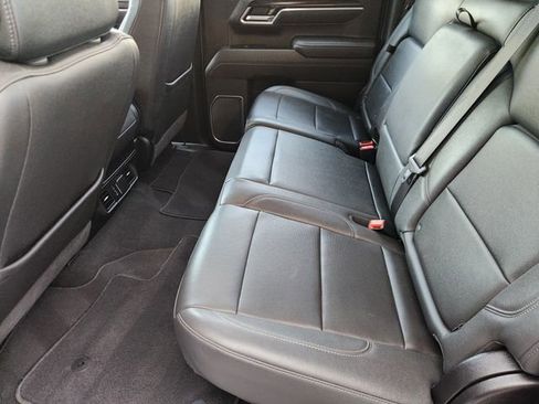 Used 2025 GMC Sierra 1500 SLT image 28