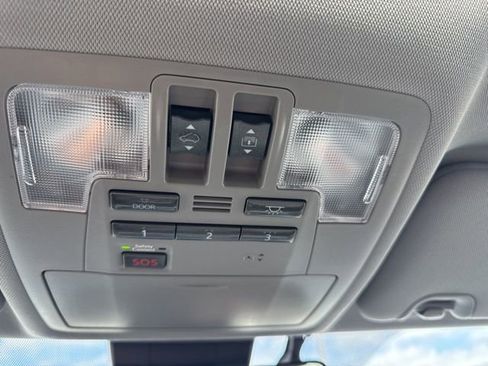 Used 2019 Toyota Highlander Limited Platinum image 25