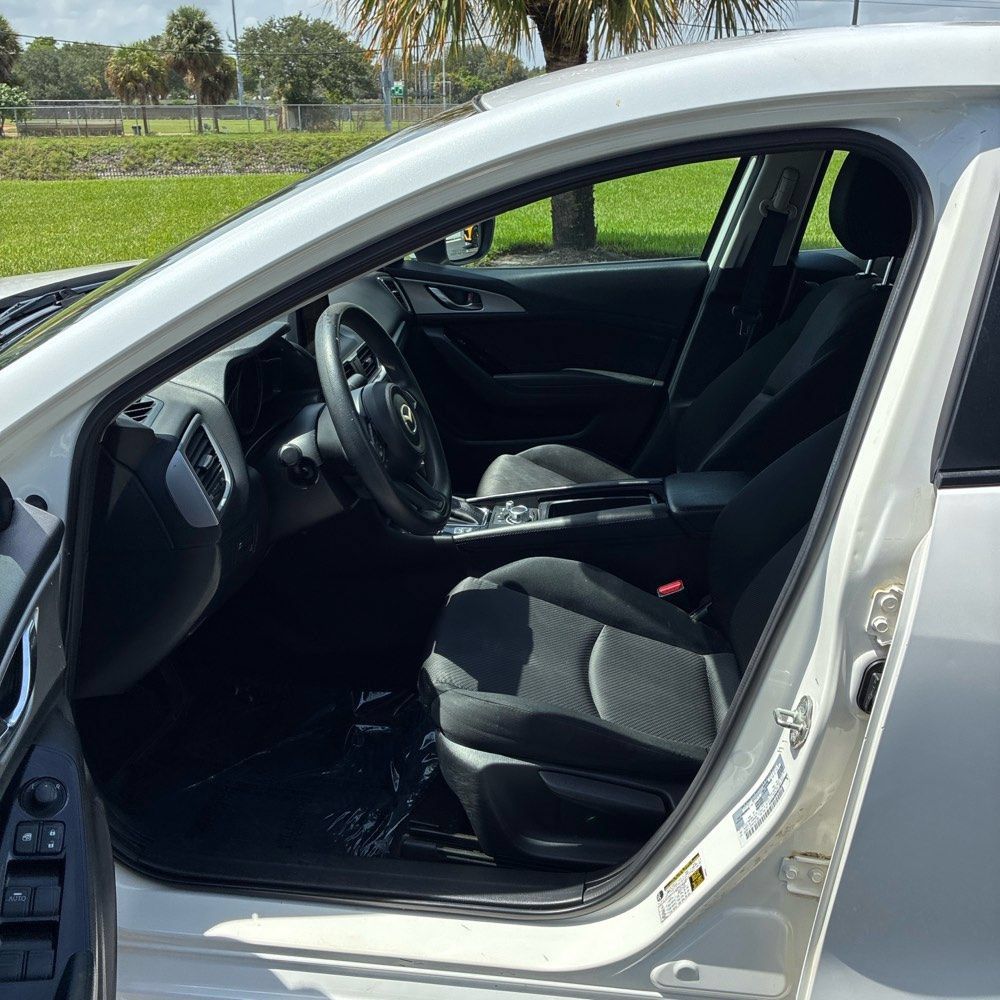 Used 2017 MAZDA MAZDA3 Sport FWD image 6
