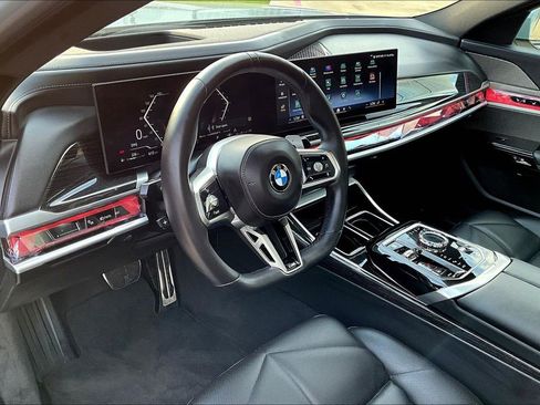 Used 2025 BMW 740i xDrive AWD/4WD image 18