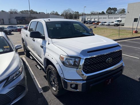 Used 2019 Toyota Tundra SR5 w/ SR5 Upgrade Package image 11