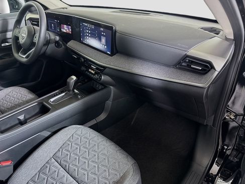 Used 2026 Nissan Kicks SV FWD image 30