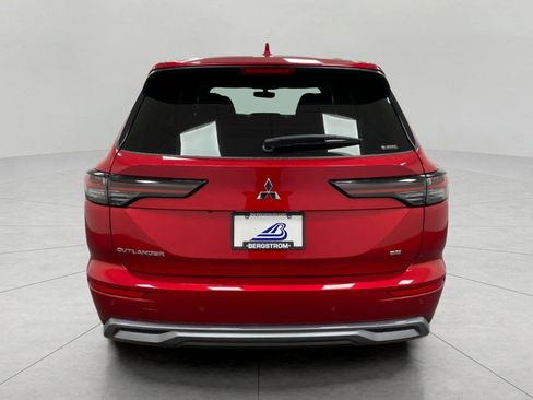 New 2025 Mitsubishi Outlander SE image 4