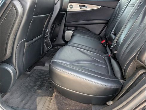 Used 2020 Lincoln Nautilus Reserve w/ Equipment Group 202A image 13