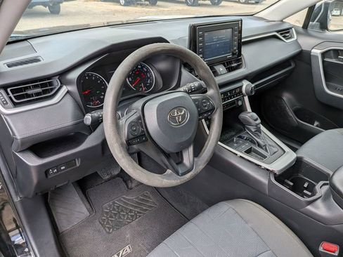 Used 2022 Toyota RAV4 XLE image 30