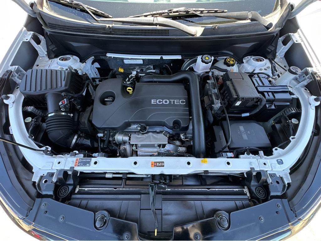 Used 2022 Chevrolet Equinox RS w/ Infotainment Package FWD image 44