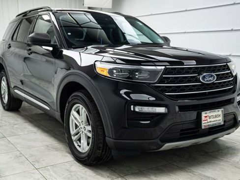 Used 2023 Ford Explorer XLT w/ Equipment Group 202A image 4