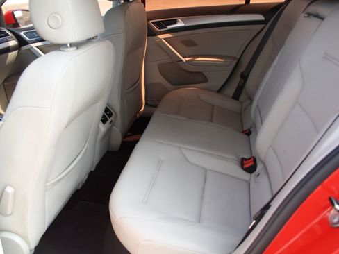 Used 2015 Volkswagen Golf S FWD image 20