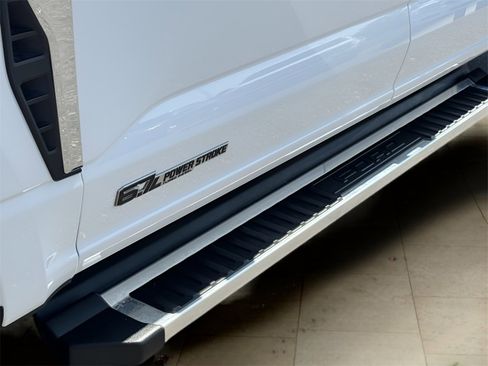 Used 2023 Ford F250 Lariat w/ Chrome Package image 45