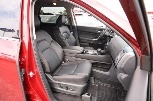 Certified 2025 Nissan Pathfinder SL AWD/4WD image 29