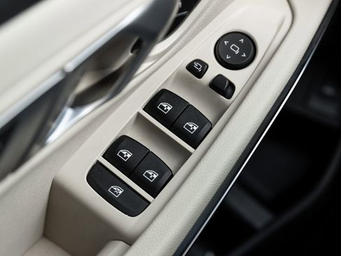 Used 2022 BMW 330i Sedan w/ Premium Package image 19