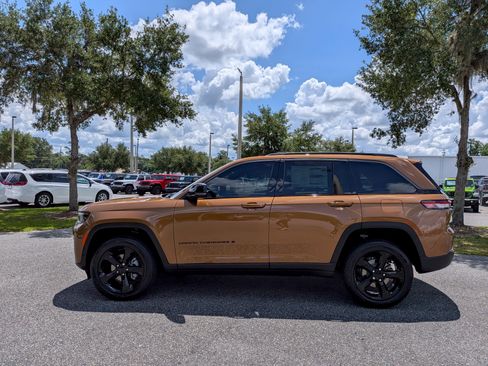 New 2026 Jeep Grand Cherokee Limited w/ Limited Altitude Package RWD image 6