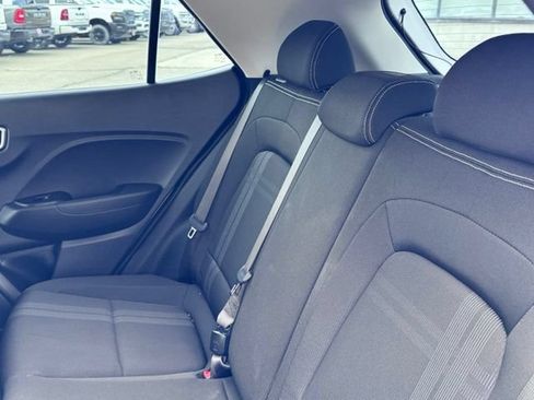 Used 2024 Hyundai Venue SEL FWD image 18