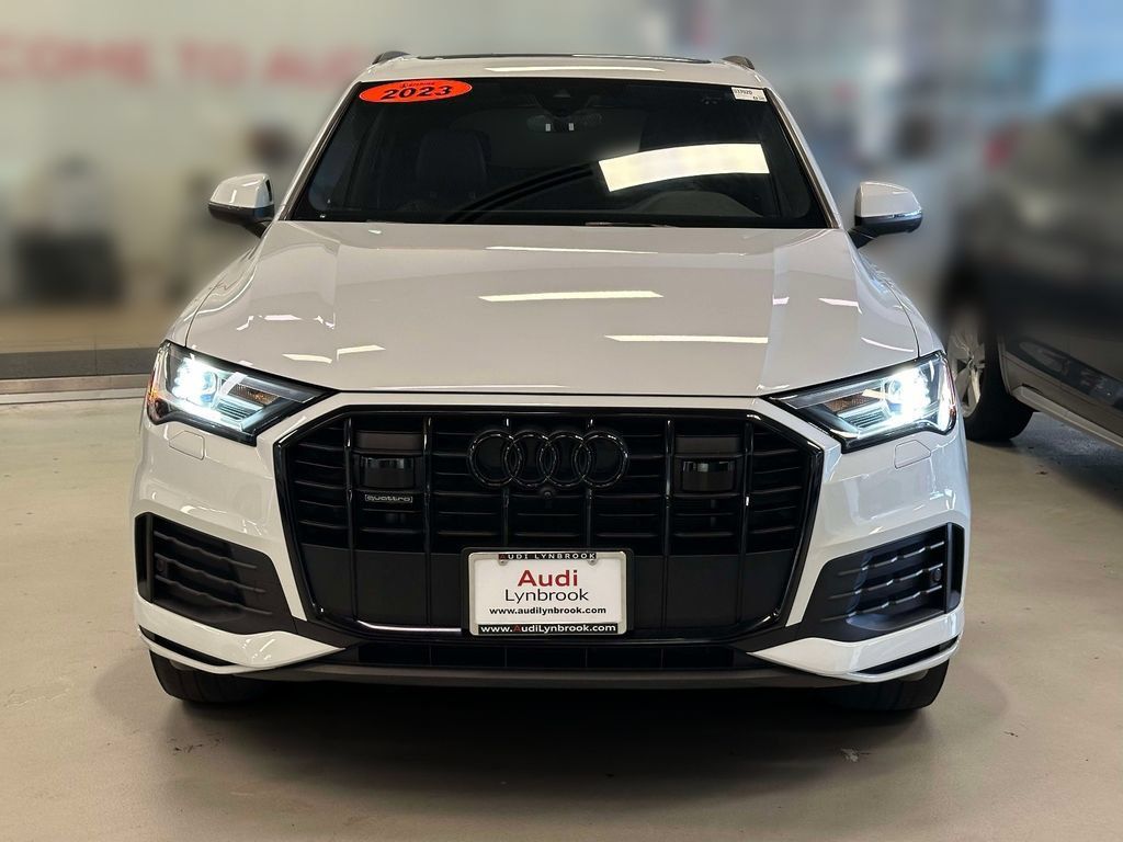 Used 2023 Audi Q7 2.0T Premium Plus w/ Premium Plus Package AWD/4WD image 2