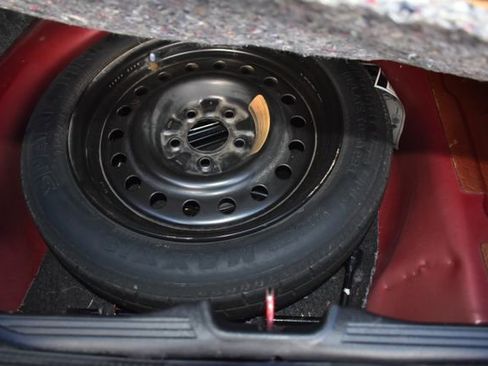 Used 2004 Ford Mustang Convertible image 32