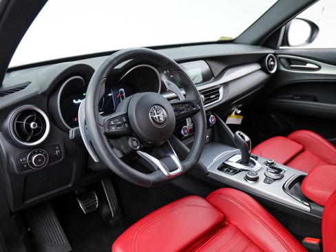 New 2025 Alfa Romeo Stelvio Sprint w/ Veloce Package image 17