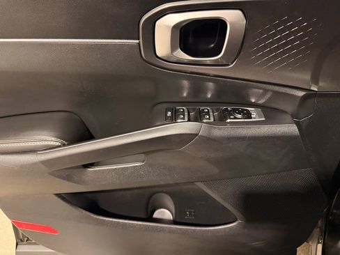 Used 2024 Kia Sorento S image 13