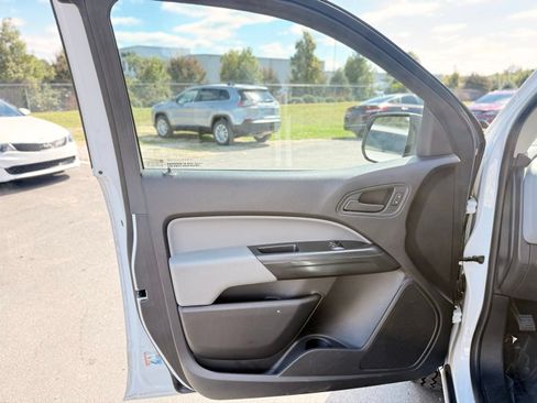 Used 2020 Chevrolet Colorado W/T w/ WT Convenience Package RWD image 11