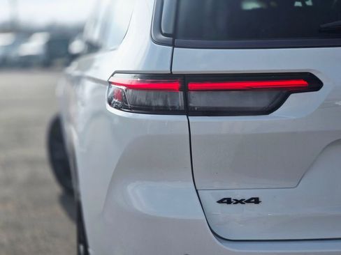 New 2026 Jeep Grand Cherokee L Limited AWD/4WD image 11