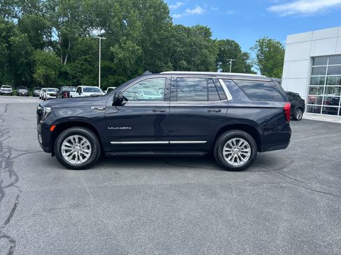 Certified 2024 GMC Yukon SLT w/ SLT Luxury Package AWD/4WD image 2