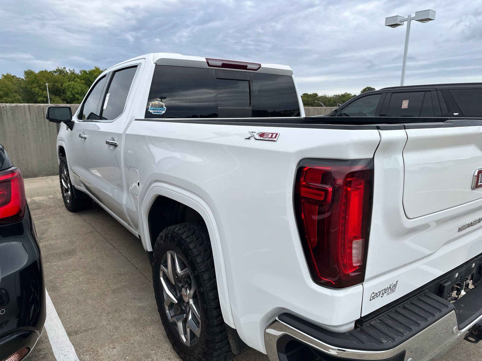 Used 2024 GMC Sierra 1500 SLT AWD/4WD image 6